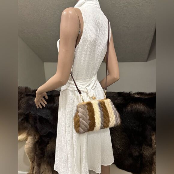 Colorblock Handmade Real Mink Fur Kisslock Clutch/Wristlet/Crossbody - Picture 7 of 15